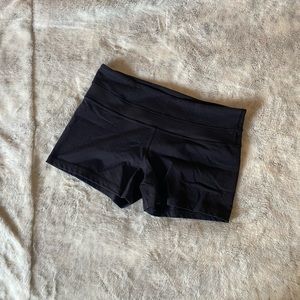 Lululemon polka dot groove shorts